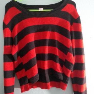 Black and Red Knit High Low Cropped Sweater
